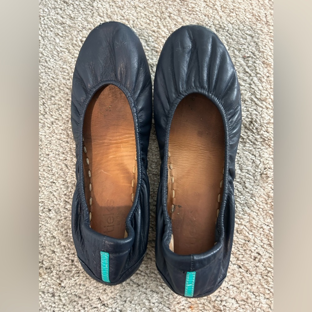 Navy Blue leather Tieks size 8